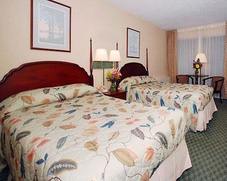 Econo Lodge Inn & Suites Augusta Room photo