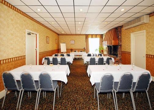 Econo Lodge Inn & Suites Augusta Facilities photo